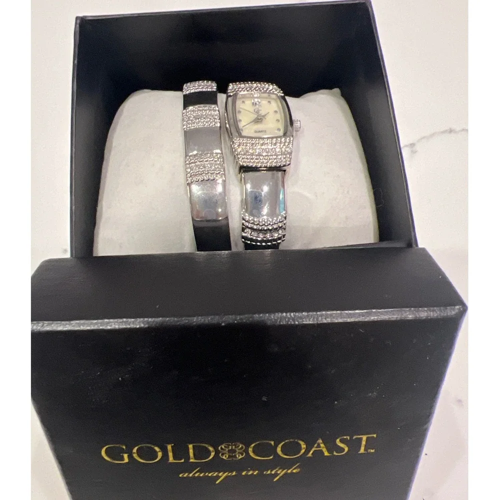 Gold Coast Womens Silver Tone Rhinestone Watch & Bangle Bracelet Set New in Box